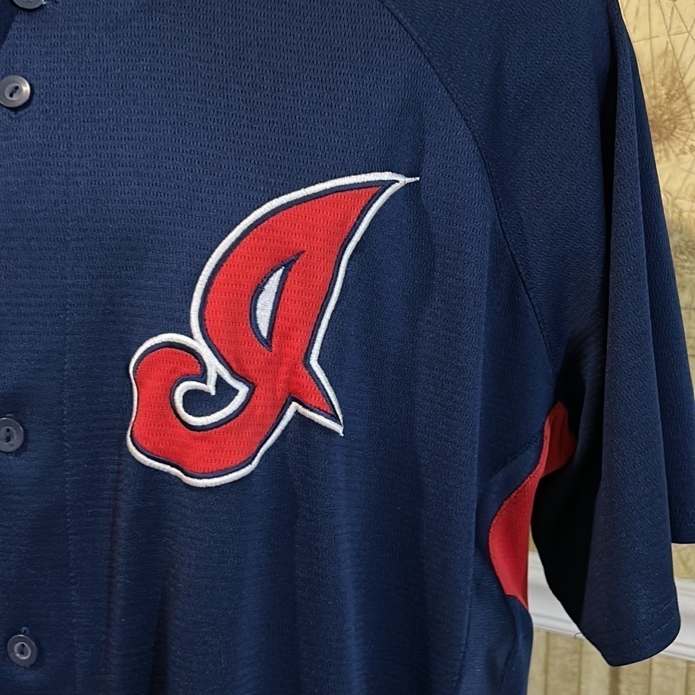 Cleveland Indian Baseball Jersey - Picture 3 of 11